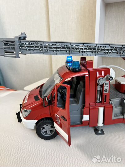 Пожарная машина Bruder