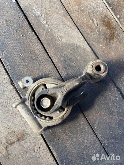 Подушка двигателя задняя Nissan Teana J32