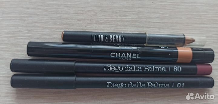 Косметика: Chanel, Tom Ford, Mac, Benefit и другие