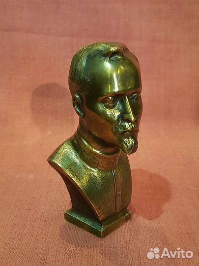 Бюст Дзержинского бронза