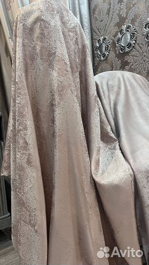 Шторы розово-бежевые с вензелями