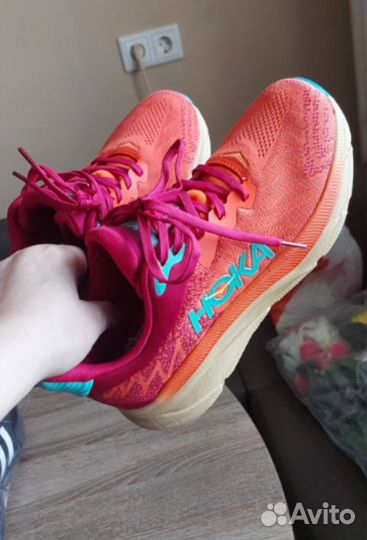 Кроссовки hoka