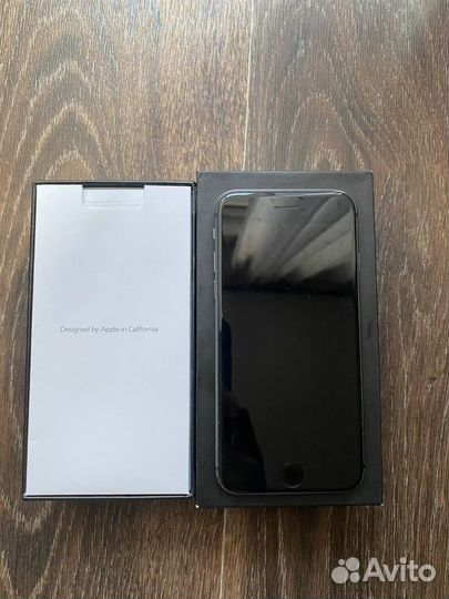 Телефон iPhone 8 64 gb