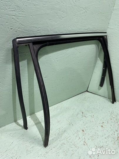 Направляющий уплотнитель двери левый Volkswagen