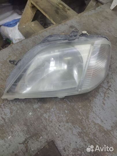 Фара передняя левая Renault Logan 1
