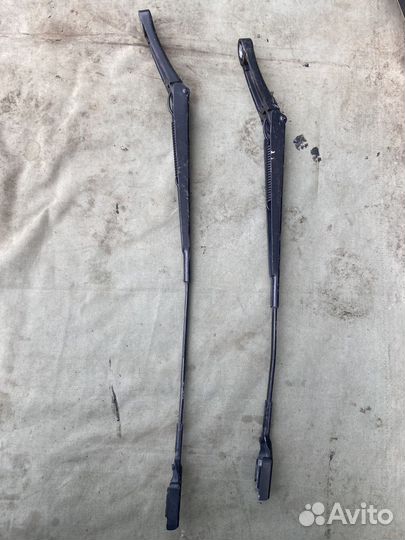 Поводок стеклоочистителя Volkswagen Tiguan