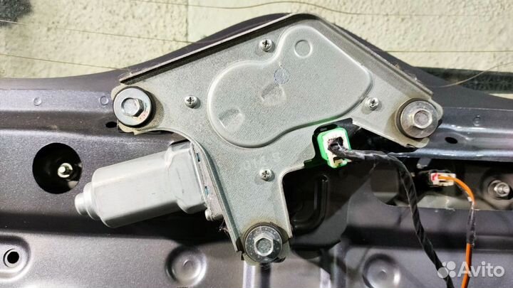 Мотор стеклоочистителя задний Mitsubishi Lancer X