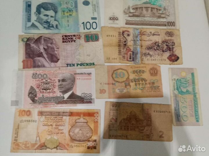 Монеты и купюры