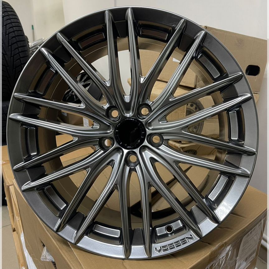 Литые диски Vossen VFS/4 8×R18 5×108