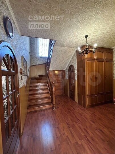 4-к. апартаменты, 132 м², 2/2 эт.