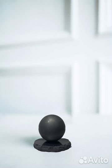 Шар из шунгита неполированный 5см на подставке
