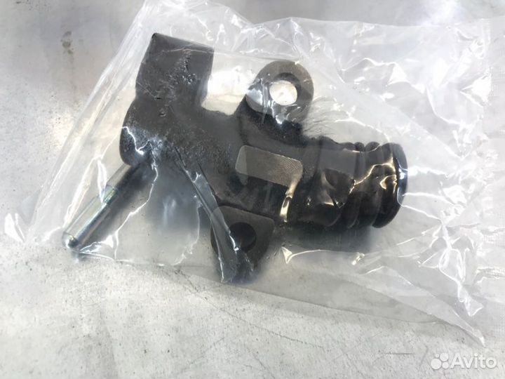 Цилиндр сцепления рабочий Nissan Navara D40