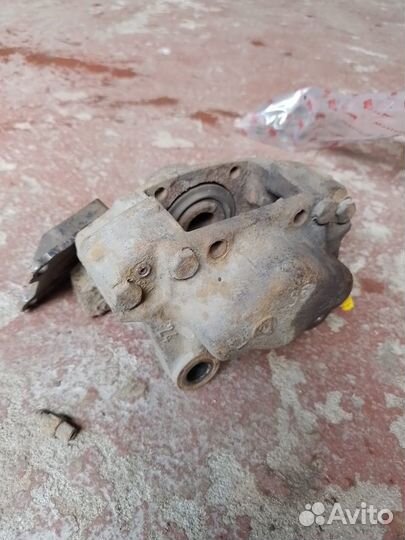 Тормозной диск с суппортом задний