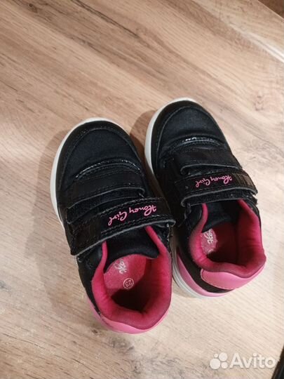 Кроссовки для девочки