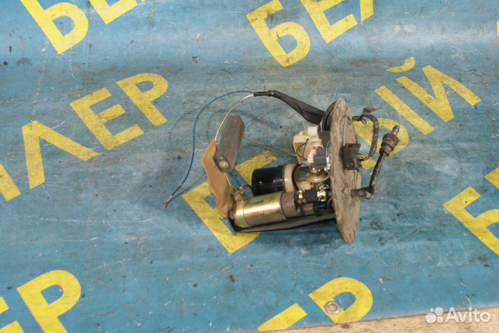 Топливный насос + дут Toyota Avensis