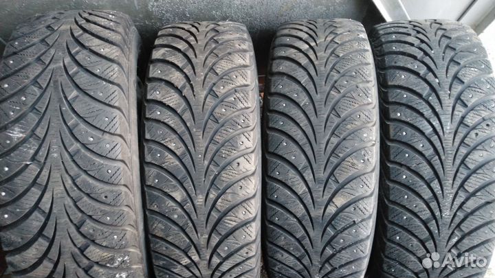 Sava Eskimo Stud 215/65 R16 98T