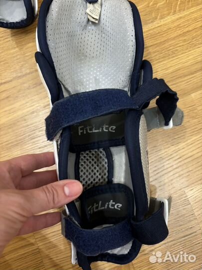 Щитки хоккейные