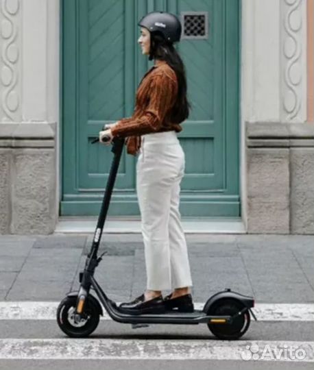 Ninebot kickscooter f2 pro