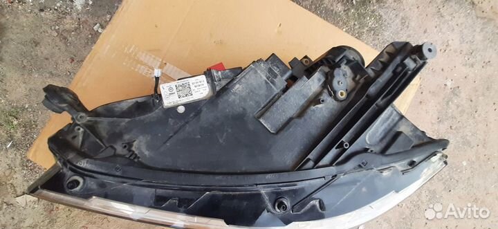 Фара левая Volkswagen Passat B8 15-19г