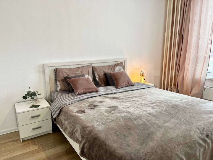 2-к. квартира, 55 м², 9/33 эт.