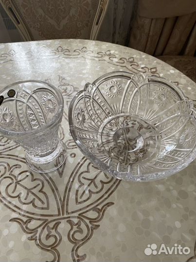 Ваза для фруктов и цветы