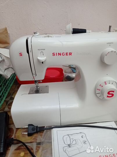 Швейная машина Singer
