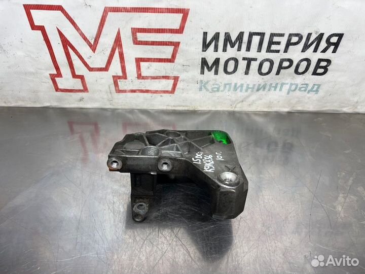 Кронштейн двигателя правый Renault Scenic III 1.5