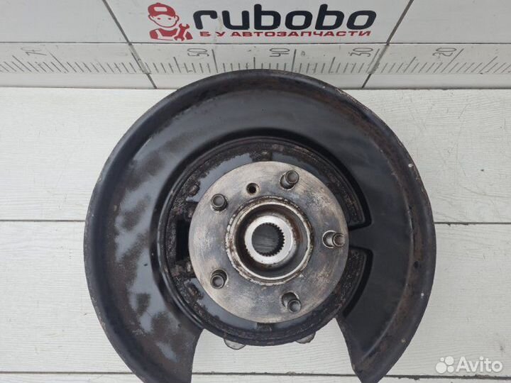 Кулак задний правый Land Rover Range Rover L322