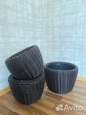 Кашпо из искусственного ротанга