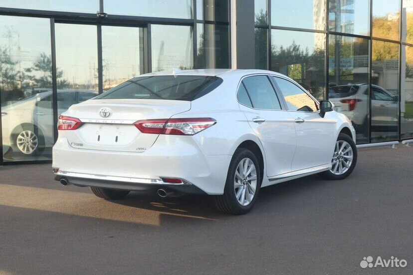 Toyota Camry 2.0 CVT, 2023