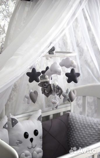 Мобиль на детскую кроватку