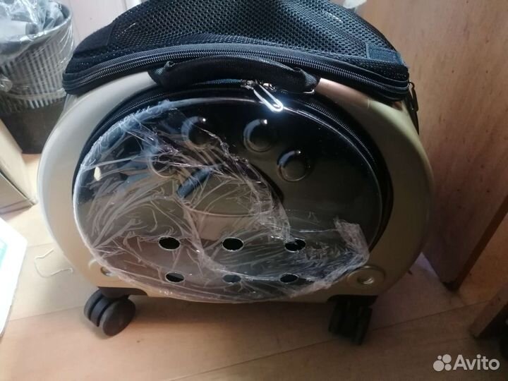 Прозрачный чемодан для кошек на колесиках