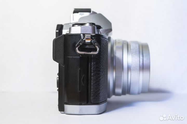 Цифровой фотоаппарат Olympus OM-D E-M5 + 25mm f1.8