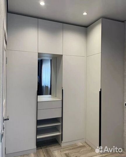 Шкаф распашной