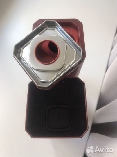 Металлическая коробка от виски red label