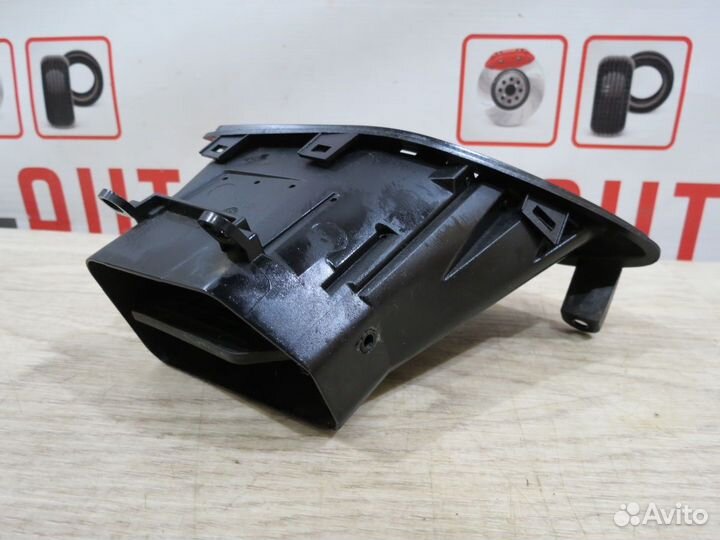 Дефлектор торпедо правый LADA Vesta