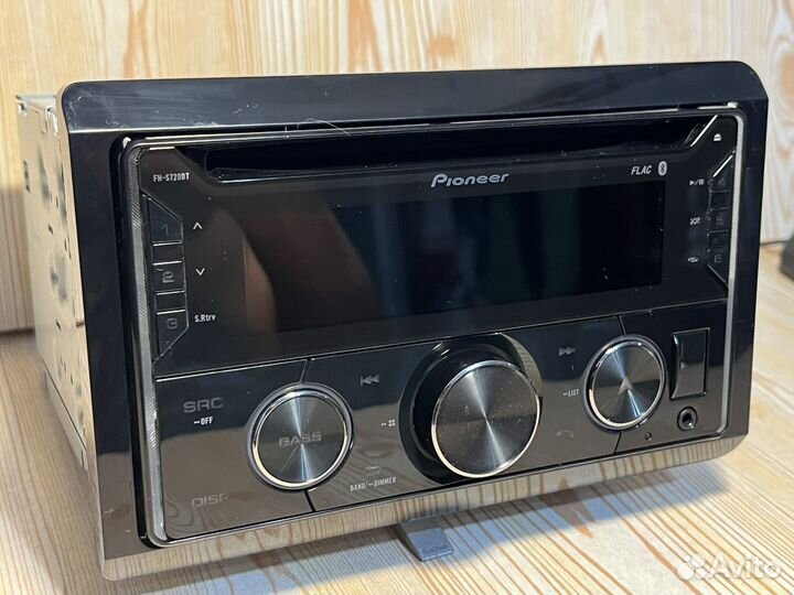 Магнитола Pioneer FH-S720BT