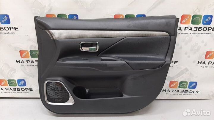 Обшивка двери передняя правая Mitsubishi Outlander