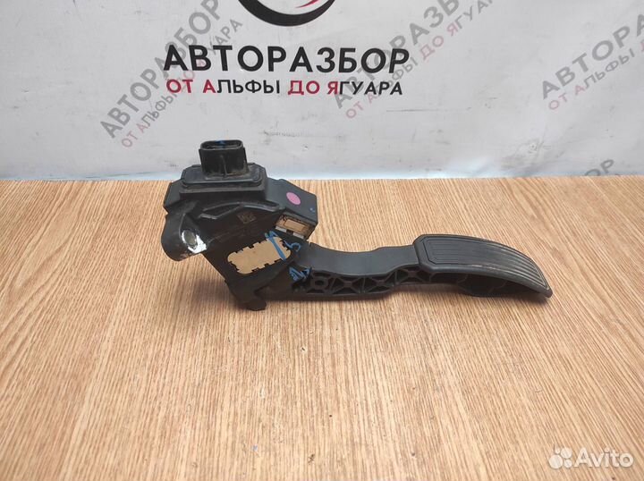 Педаль газа toyota Corolla E150 2006-2013