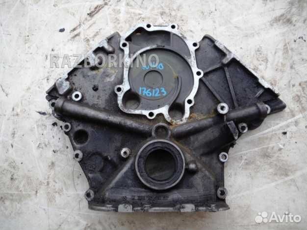 Крышка двигателя передняя