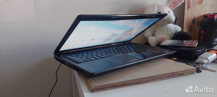 Игровой 8 гиговый ноутбук на i5 и игровой картой