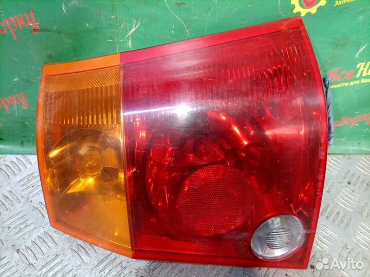 Фонарь задний правый Chrysler Pacifica внедорожник