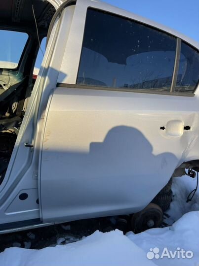 Задняя левая дверь Opel Corsa D под ремонт