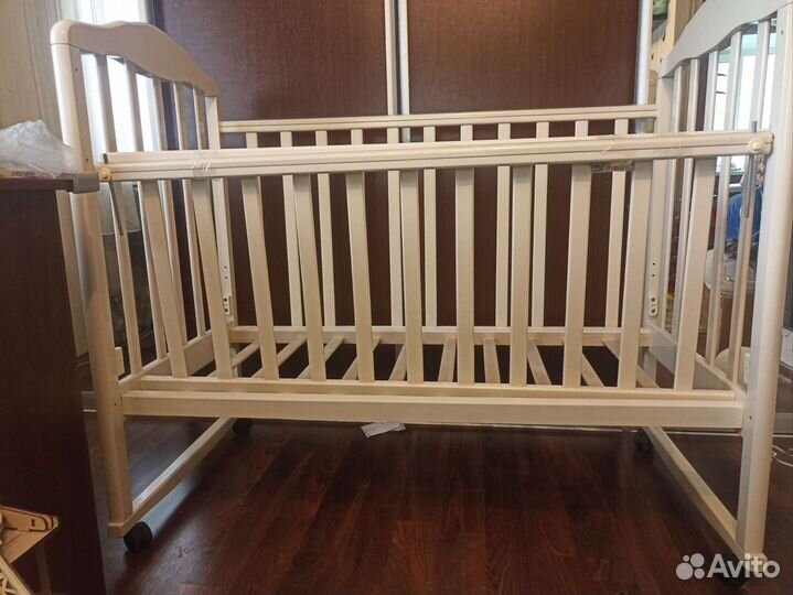 Детская кроватка