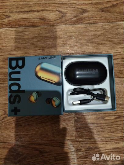 Беспроводные наушники новые