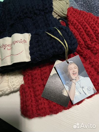 Вязаная шапка с ушами кота как у айдола