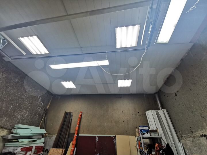 Гараж, > 30 м²