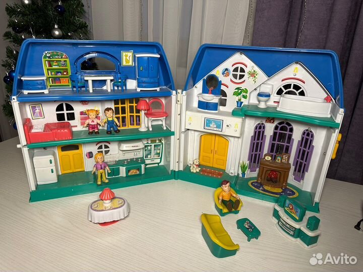 Кукольный домик с мебелью