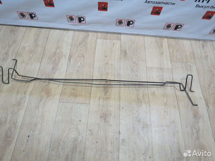 Торсион багажника Toyota Camry 55