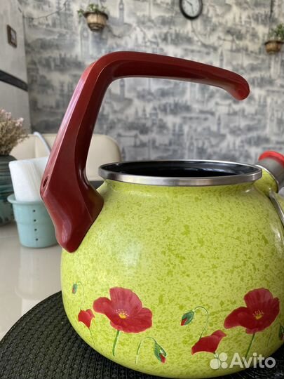 Чайник эмалированный со свистком наплитный